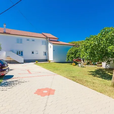 Apartamento Lovely Albina - By Tourist Agency Leut