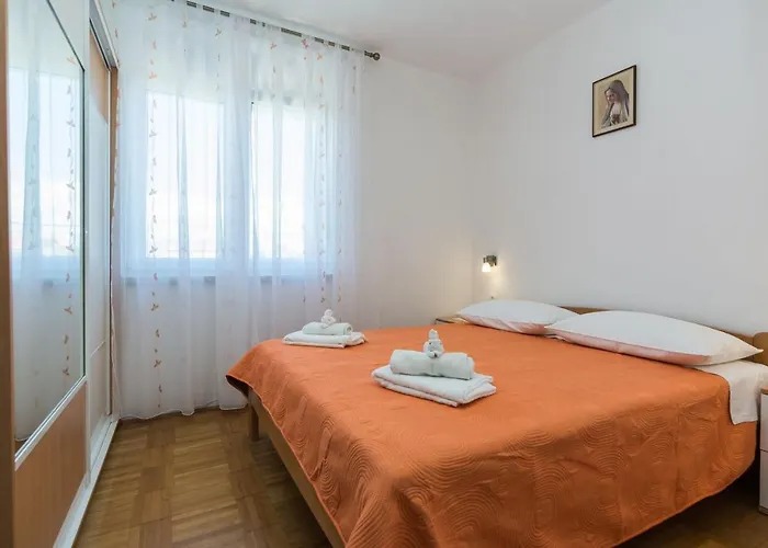 Lovely Albina - By Tourist Agency Leut * Privlaka (Zadar)