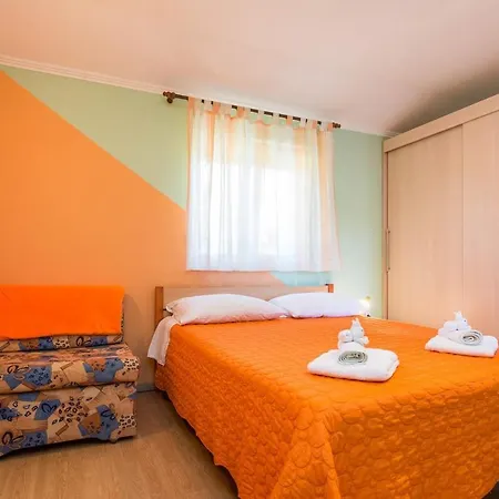 Lovely Albina - By Tourist Agency Leut * Privlaka (Zadar)