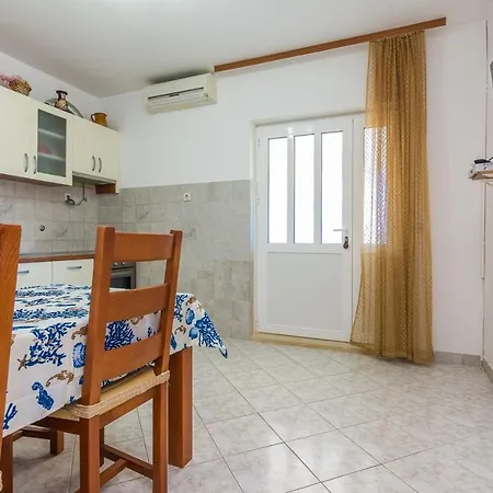 Lovely Albina - By Tourist Agency Leut Privlaka (Zadar)