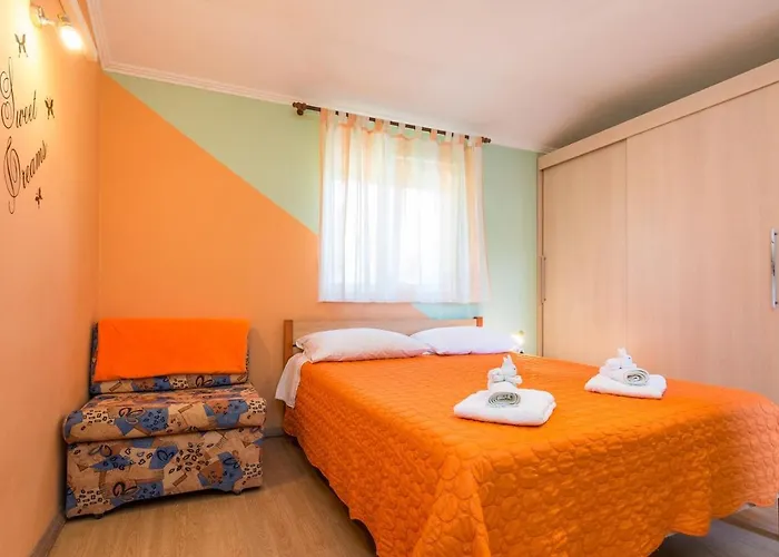 Lovely Albina - By Tourist Agency Leut * Privlaka (Zadar)